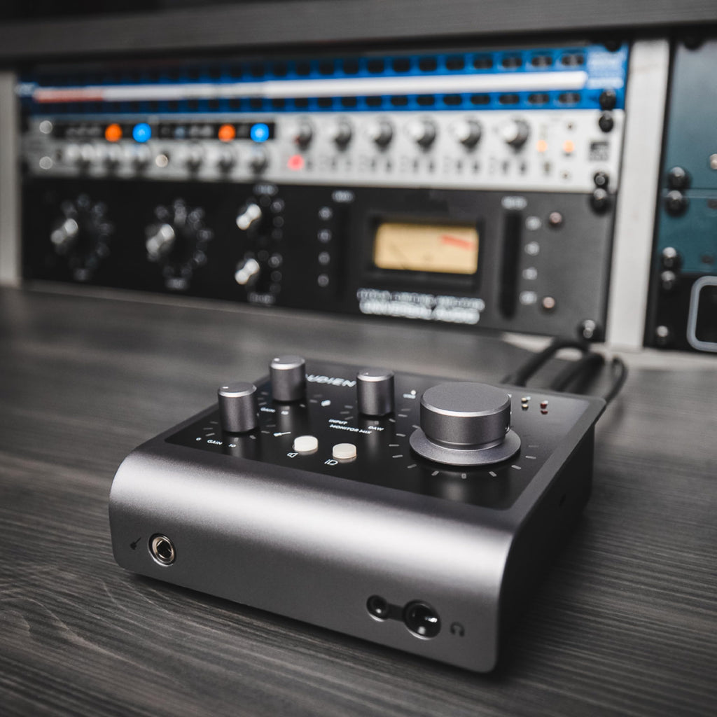 Black USB-C Audio Interface J360394