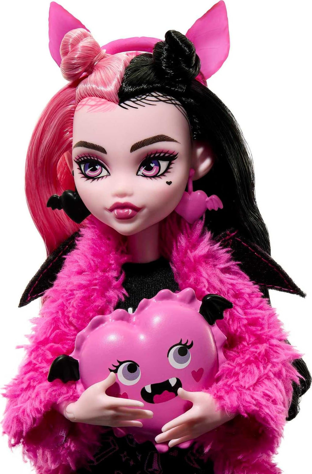Monster High Doll Set with Pet Bat, Sleepover Clothes & Accessories Q510830